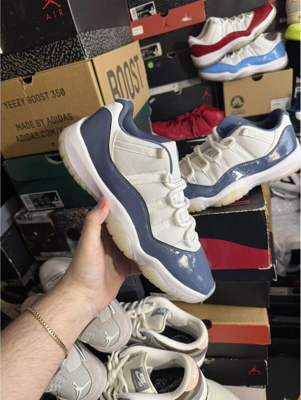 Jordan retro 11 low diffused blue sz 10